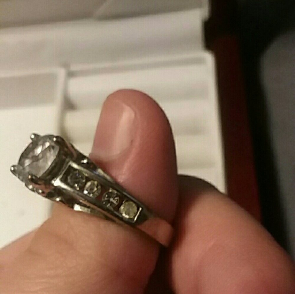 Ring - Picture 3 of 5